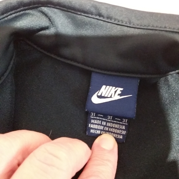 ⬇️Nike full zip track jacket - Picture 6 of 7